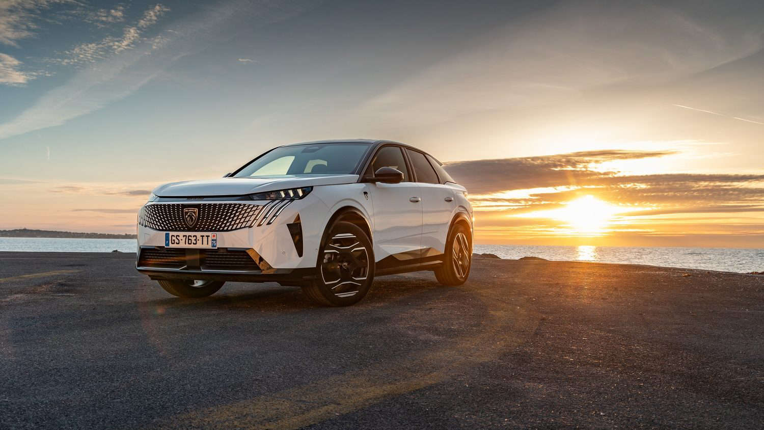 Повнопривідний PEUGEOT E-3008 прямує в Україну